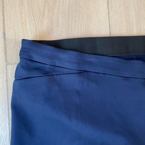 NEW $59 Catherines Womens Plus 30W Universal Capri Navy Pants - Picture 2 of 10